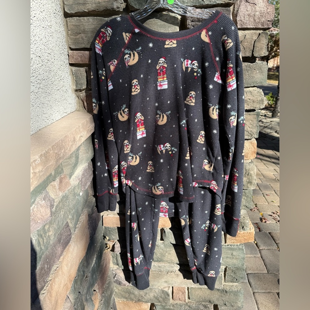 Cozy Black Pajamas with Sloth Print sleep set